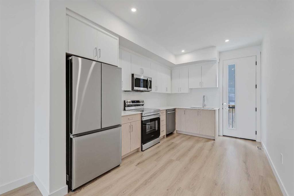 3550 45 Street SW #103 photo 3