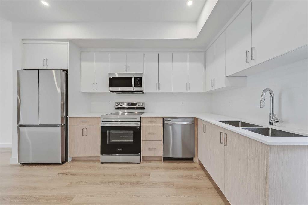 3550 45 Street SW #103 photo 4