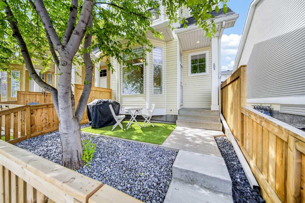 203 McKenzie Towne Gate SE photo 3