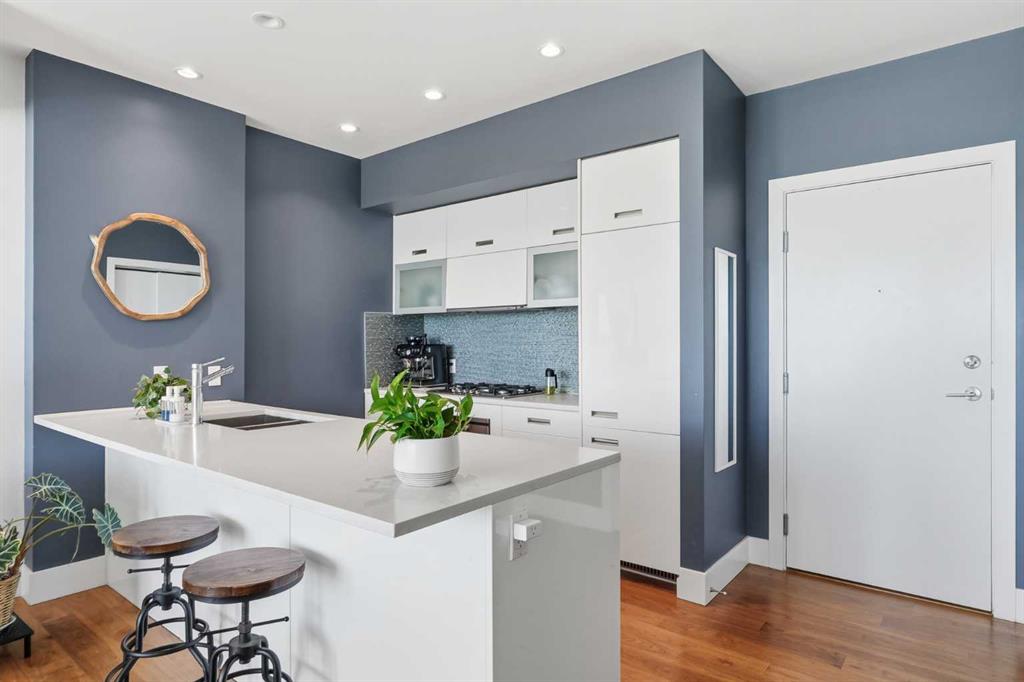 2505 17 Avenue SW #406 photo 3