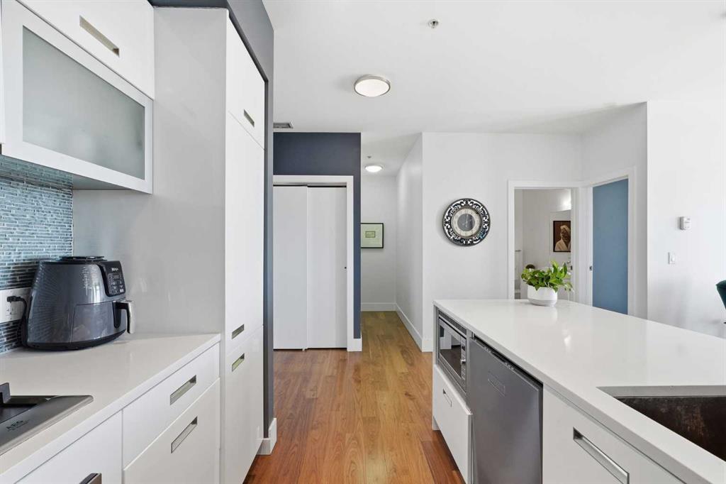 2505 17 Avenue SW #406 photo 5