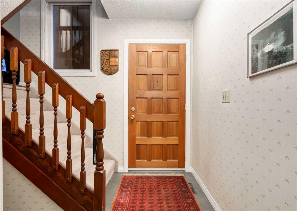 63 Brookpark Crescent SW photo 2