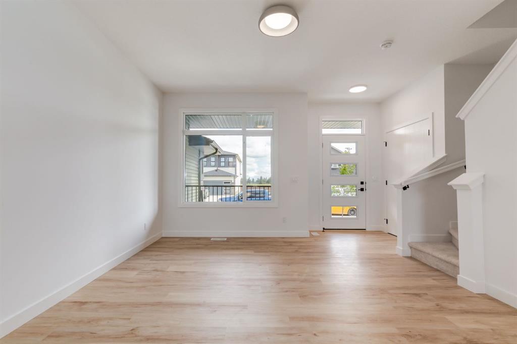 218 Sora Gardens SE photo 5