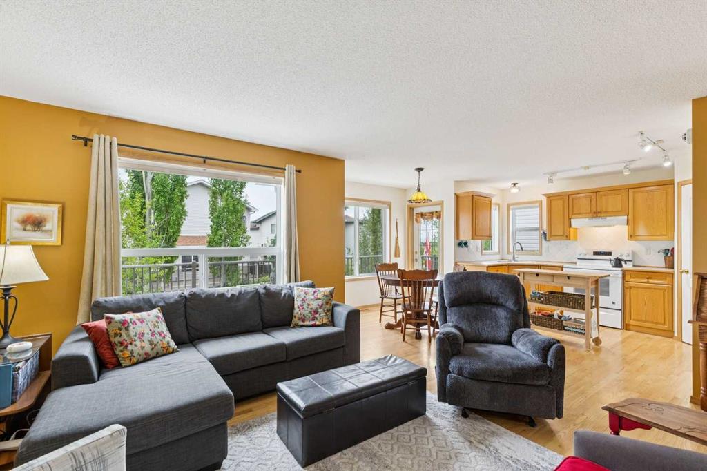 23 Tuscarora Close NW photo 4