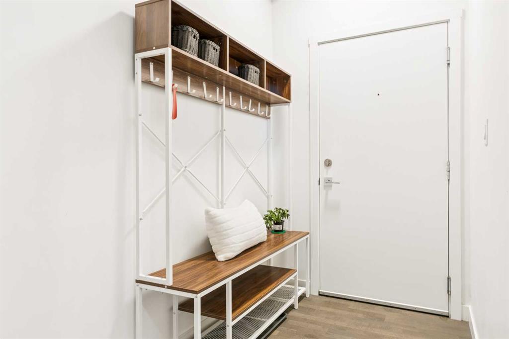 305 18 Avenue SW #406 photo 3