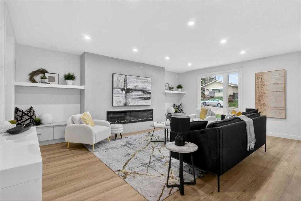 739 Sabrina Road SW photo 2