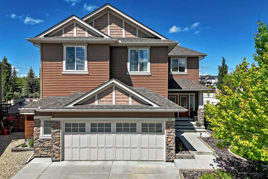121 Drake Landing Manor