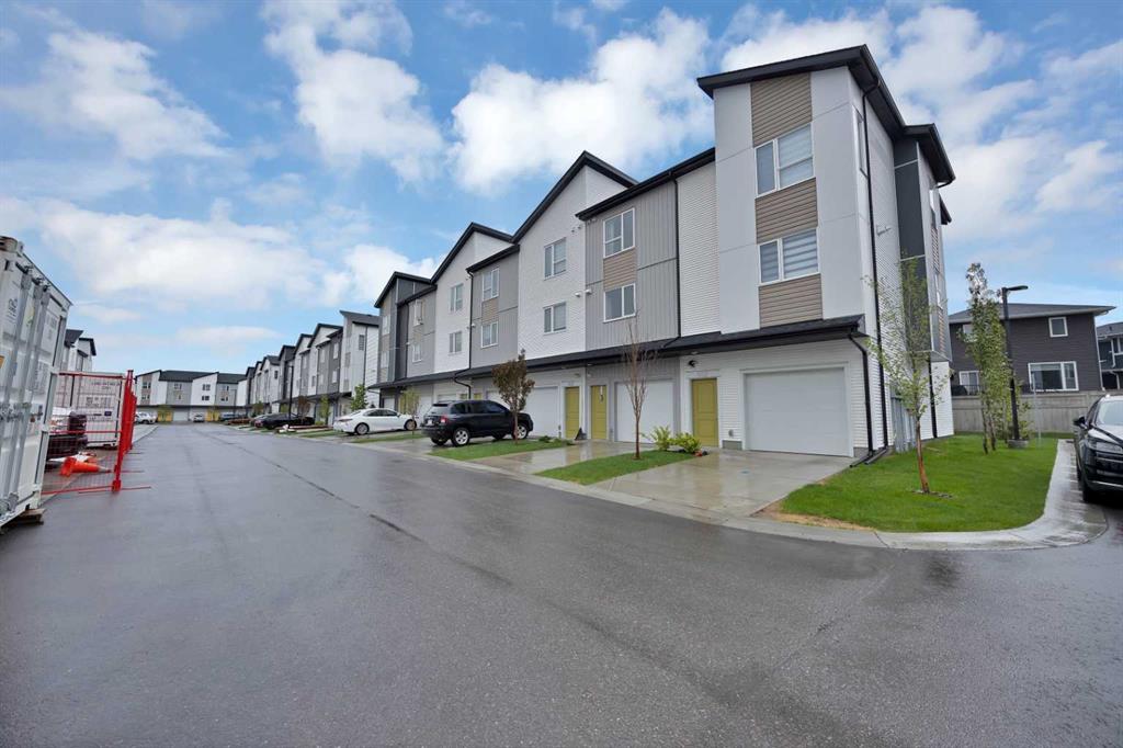 301 Redstone Boulevard NE #411 photo 2