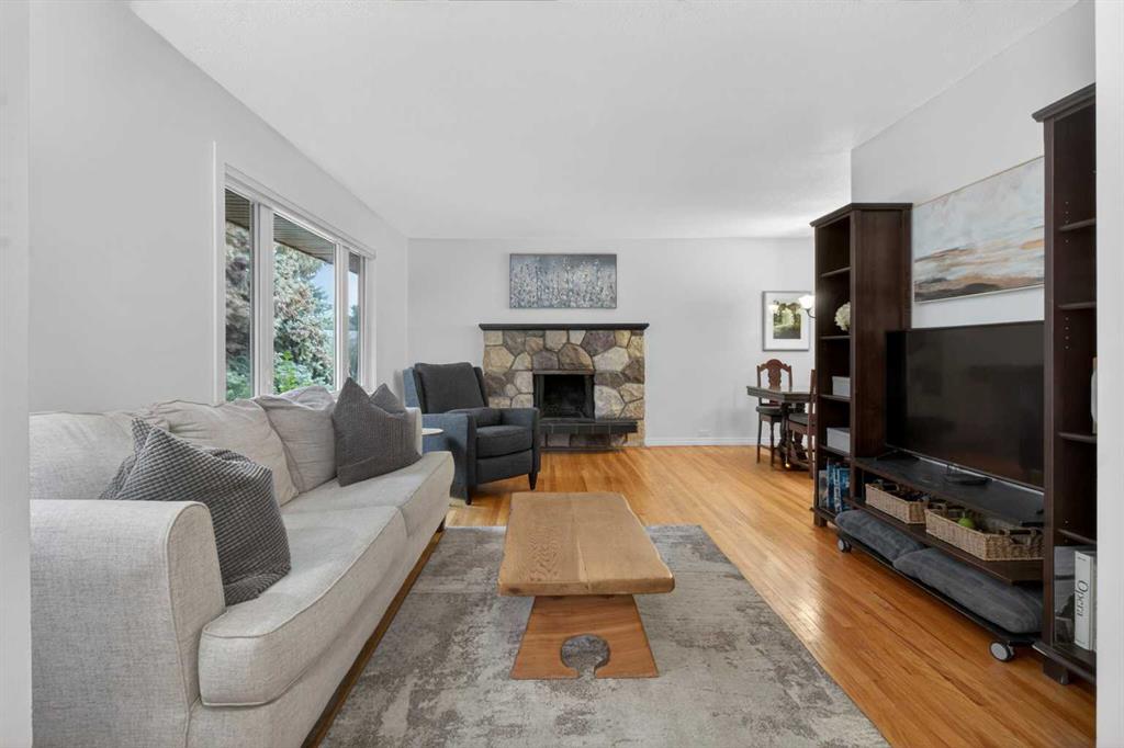 203 Southampton Drive SW photo 4