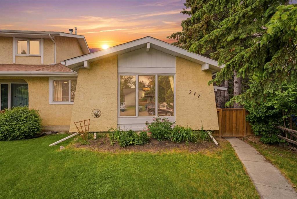 217 Woodvale Bay SW