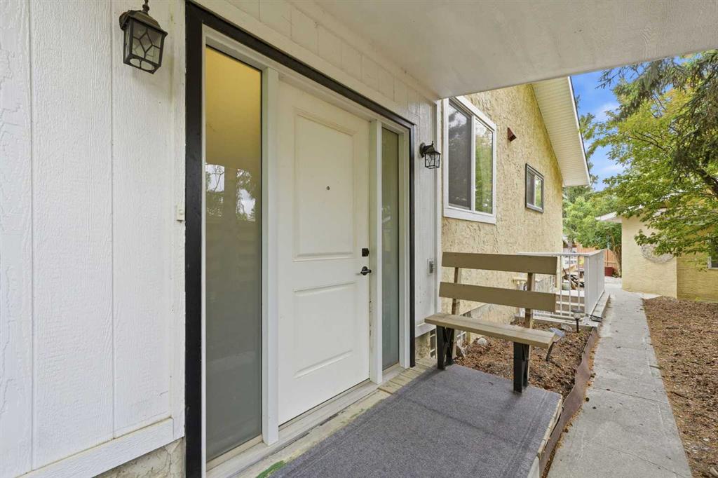217 Woodvale Bay SW photo 4