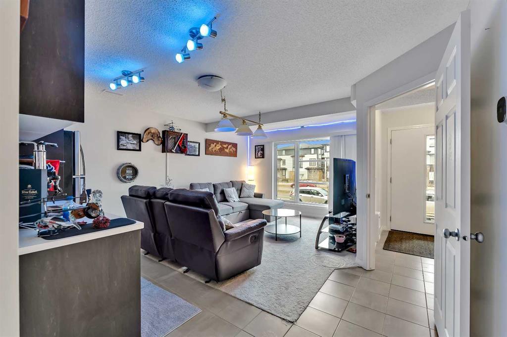 569 savanna Boulevard NE photo 4