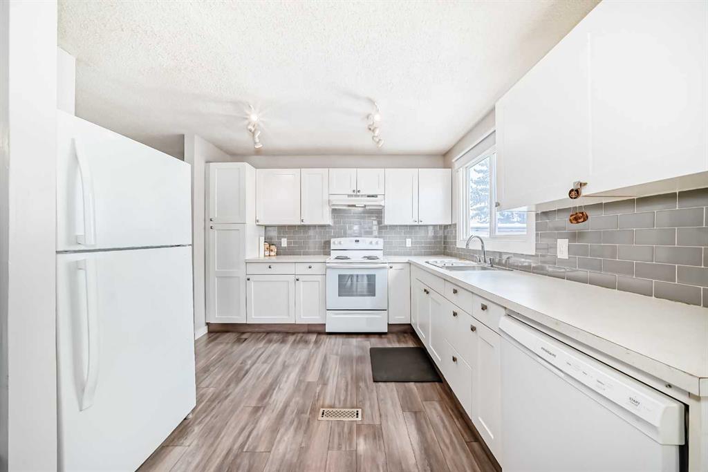 3745 Fonda Way SE #25 photo 2