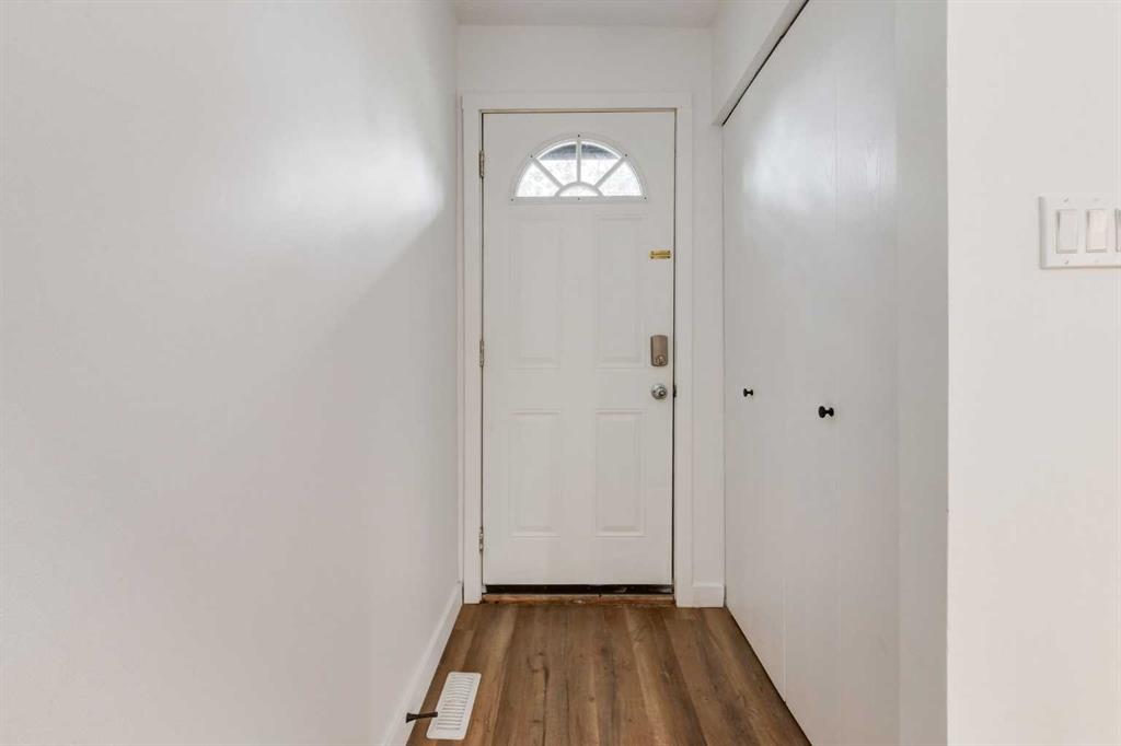 9803 24 Street SW #303 photo 2