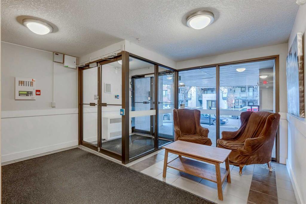 317 19 Avenue SW #304 photo 3