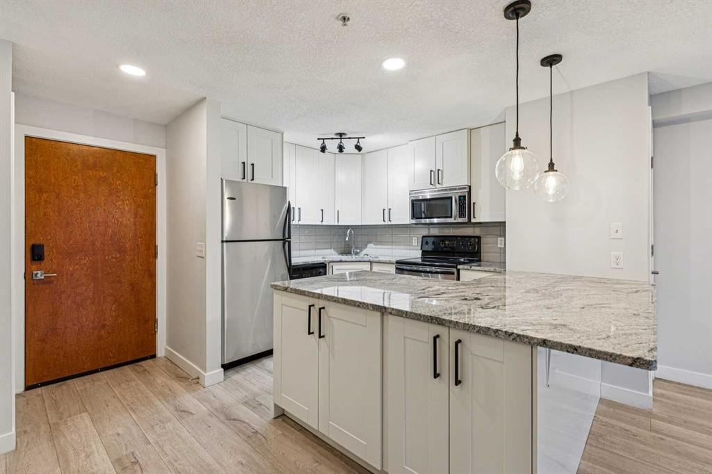 317 19 Avenue SW #304 photo 4