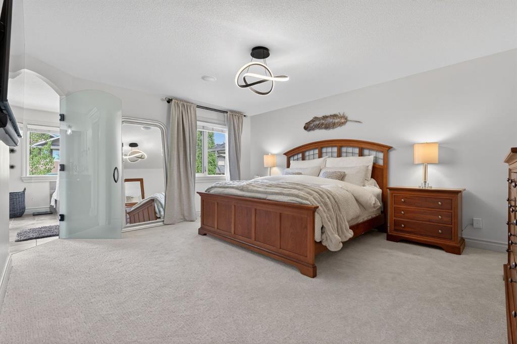 32 Aspen Meadows Manor SW photo 5