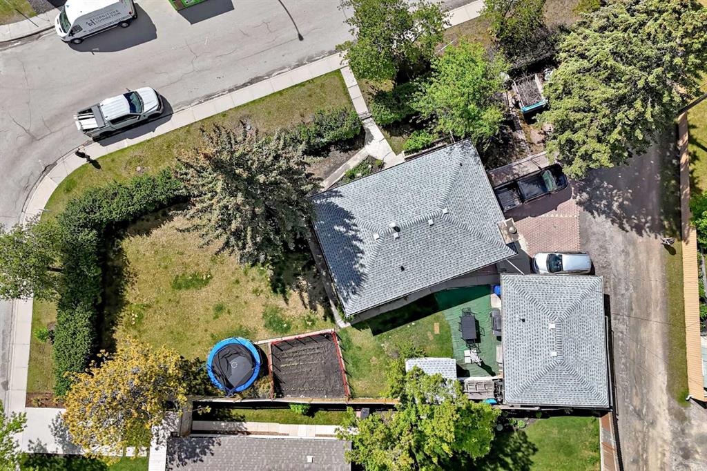 4803 Montana Crescent NW photo 2