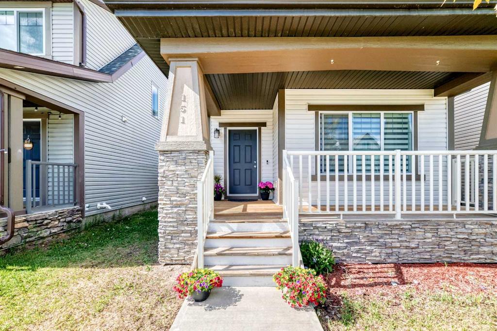 151 Copperpond Rise SE photo 3