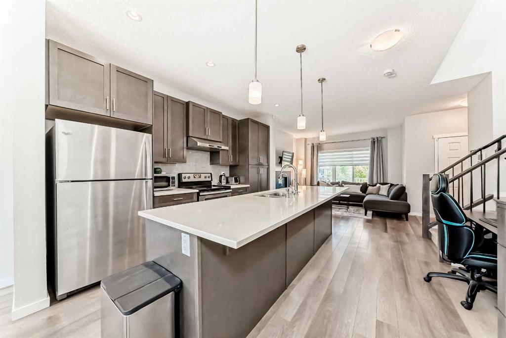151 Copperpond Rise SE photo 5