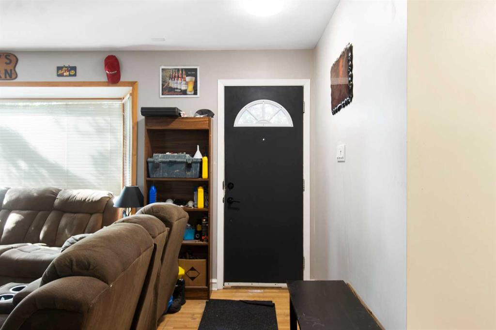 1140 105 Avenue SW photo 5