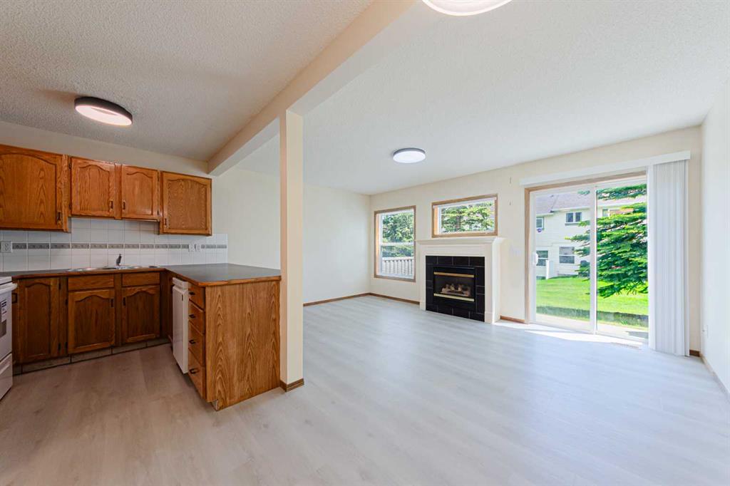 88 Country Hills Villas NW photo 4