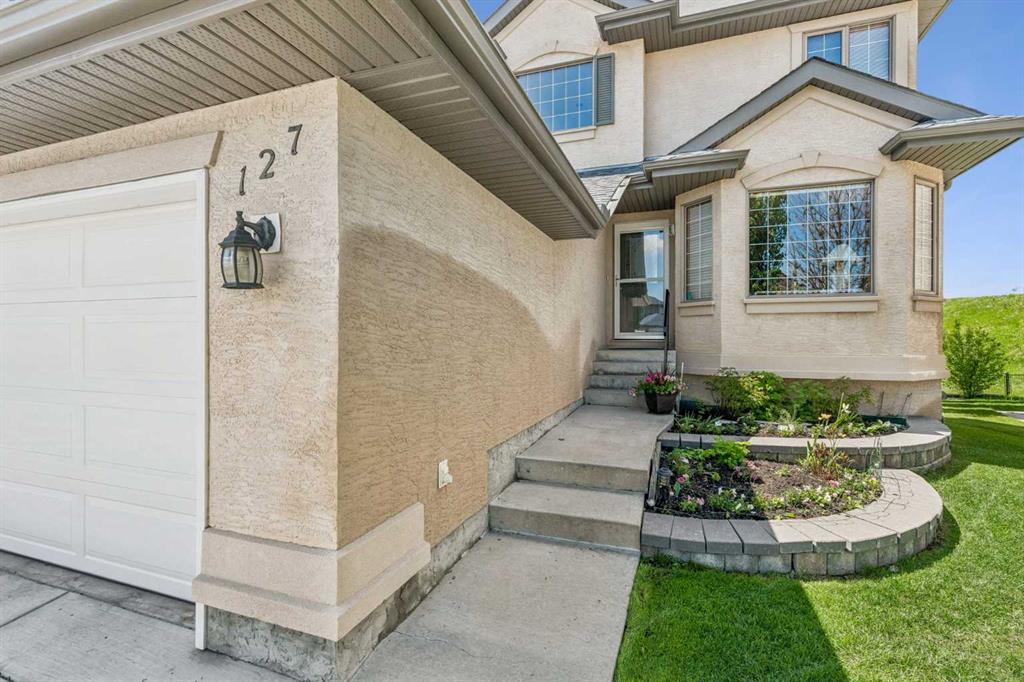 127 Edgeridge Close NW photo 4