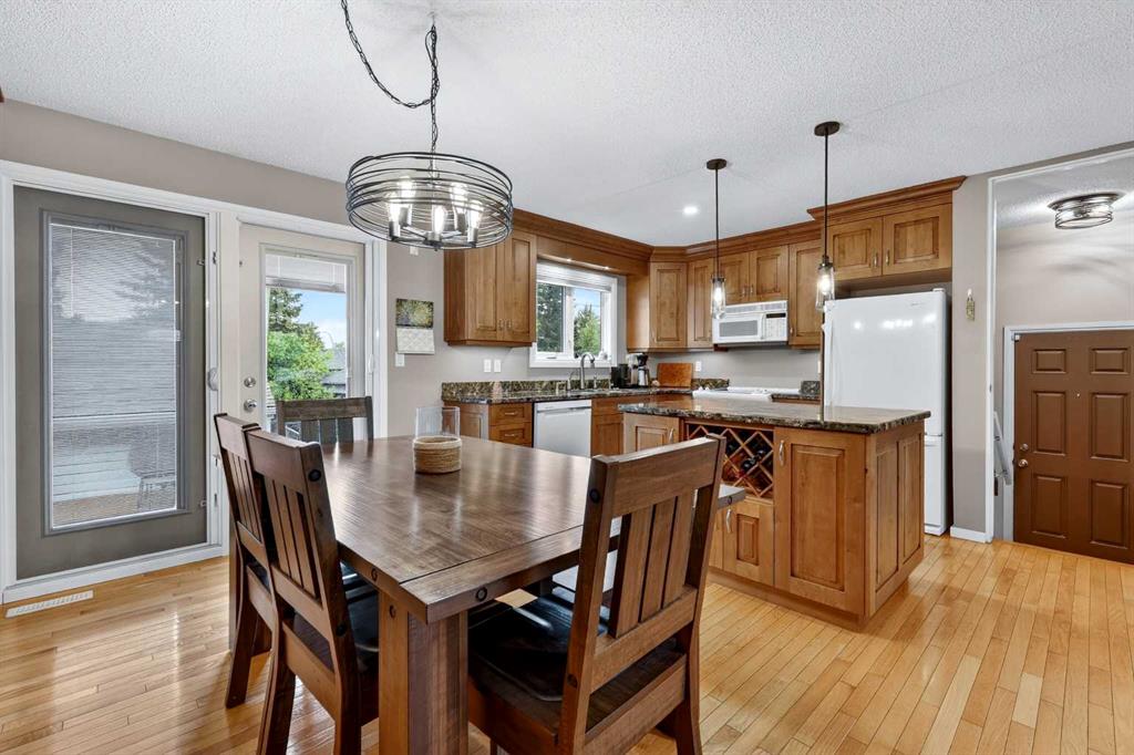 10640 Oakmoor Way SW photo 3