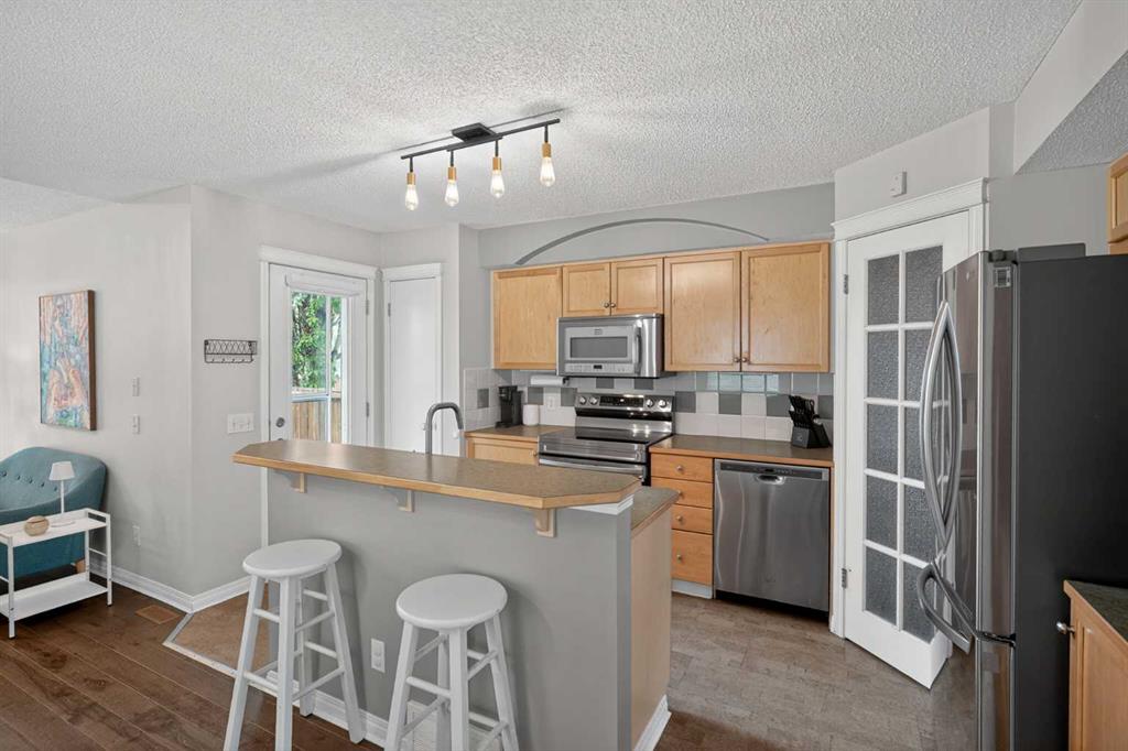 33 Prestwick Rise SE photo 2