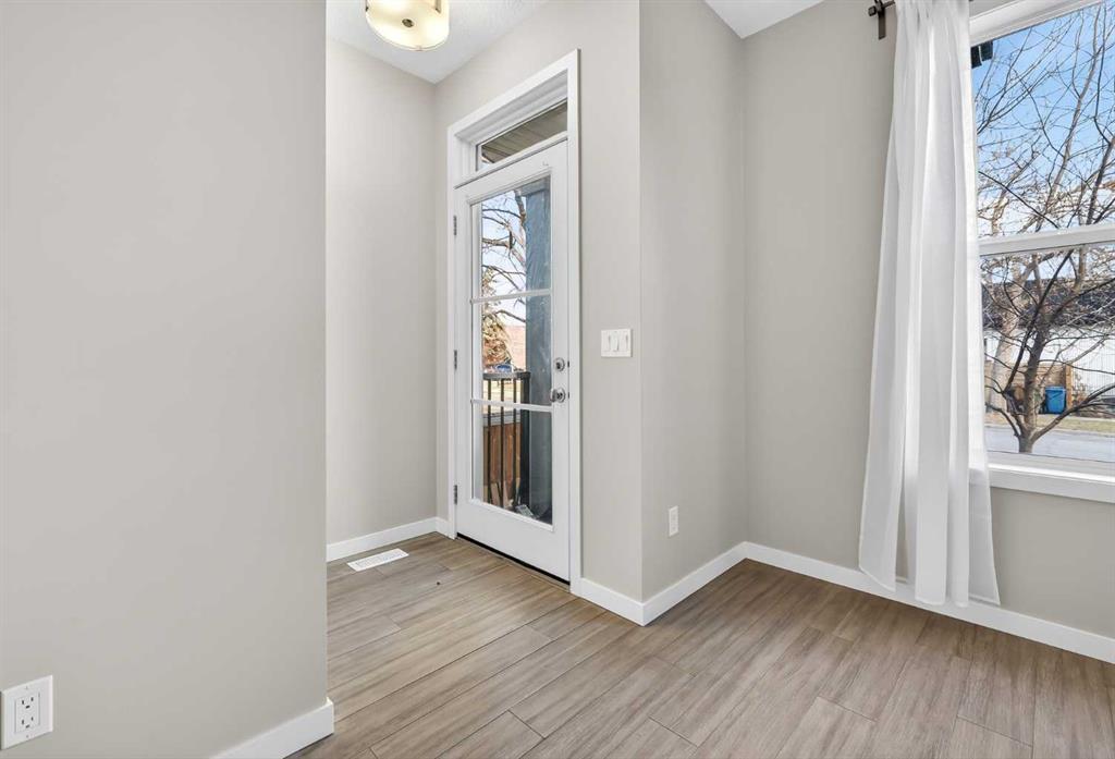 1607 2 Street NW photo 5