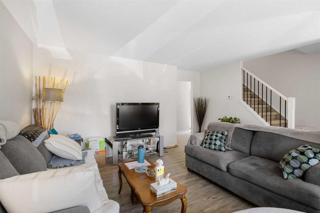 252 Templeview Way NE photo 4