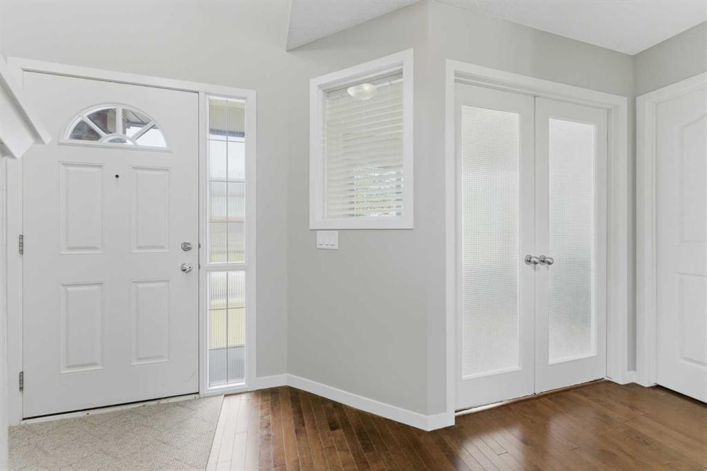 186 Cranberry Place SE photo 2