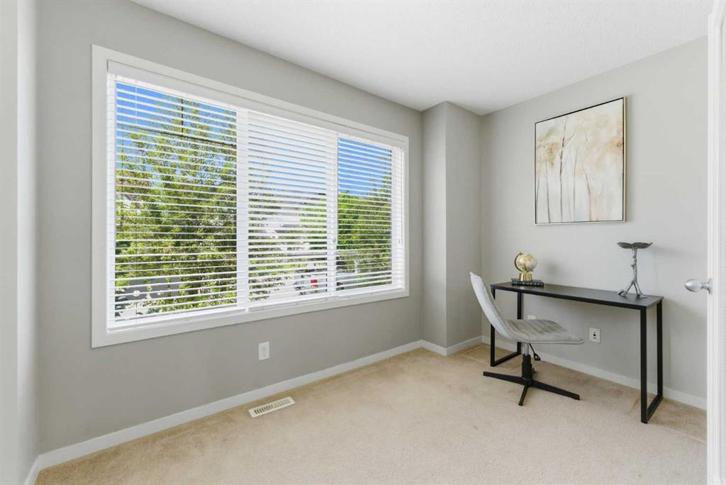 186 Cranberry Place SE photo 3