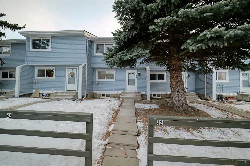 195 Manora Place NE #42