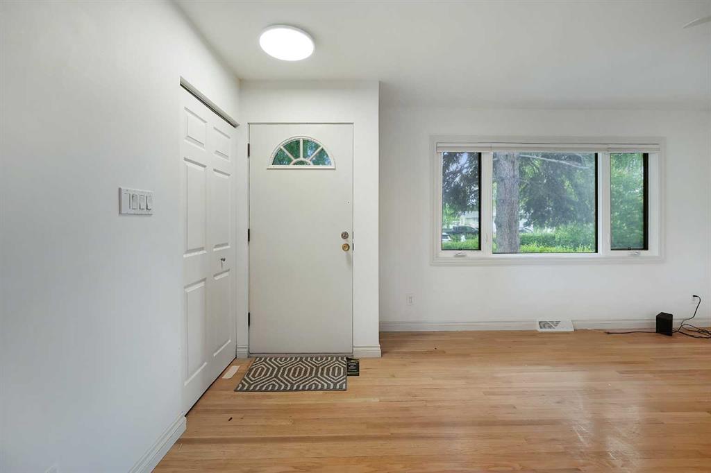 19 Haddock Road SW photo 3