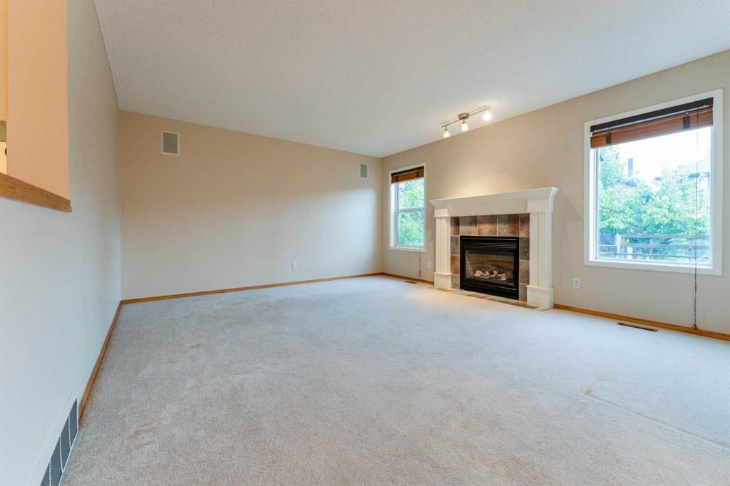 125 Bridlewood Court SW photo 2