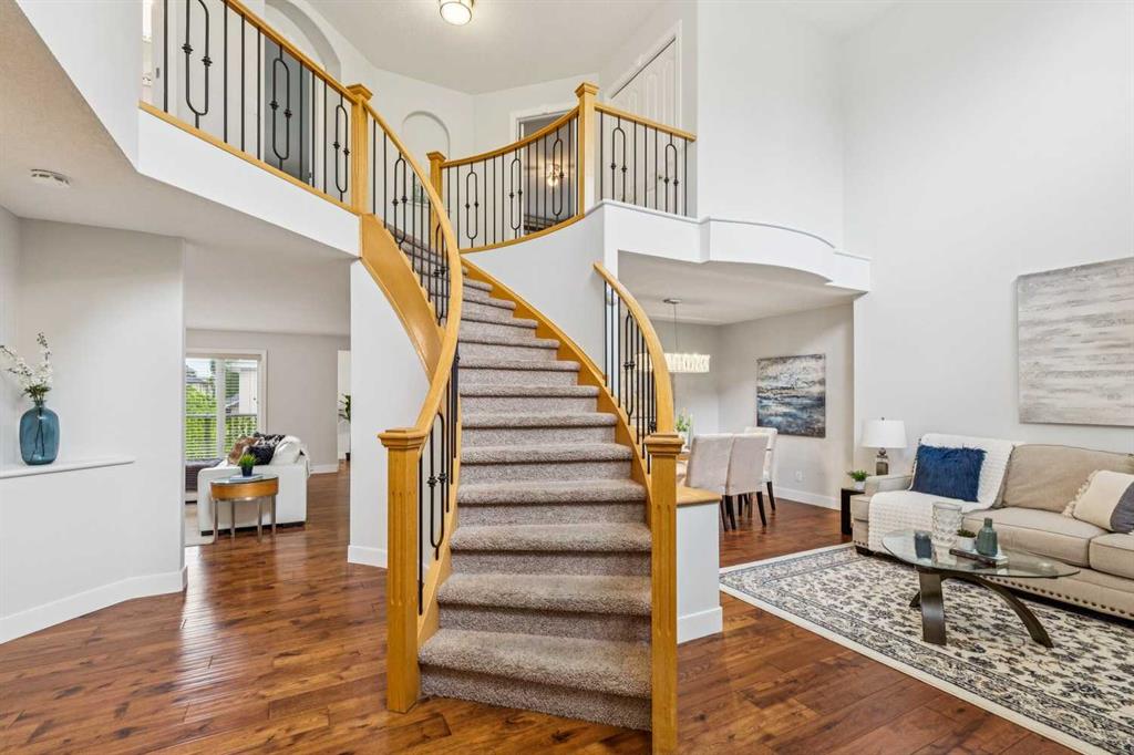 18 Tuscany Hills Crescent NW photo 4