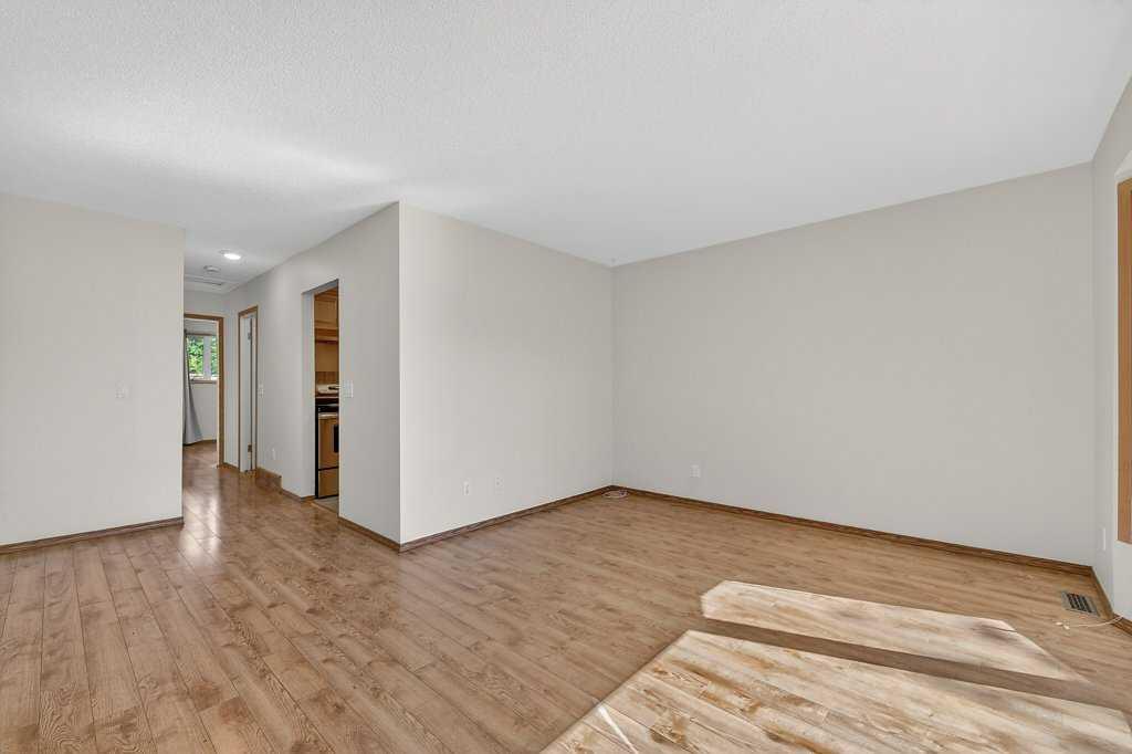 3304 Temple Way NE photo 2