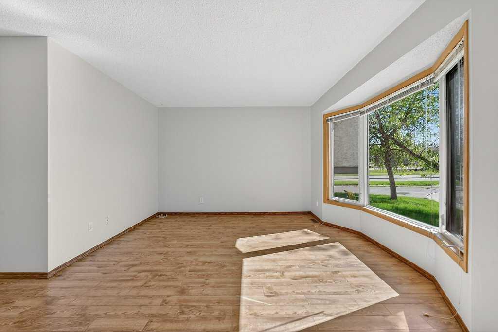 3304 Temple Way NE photo 3