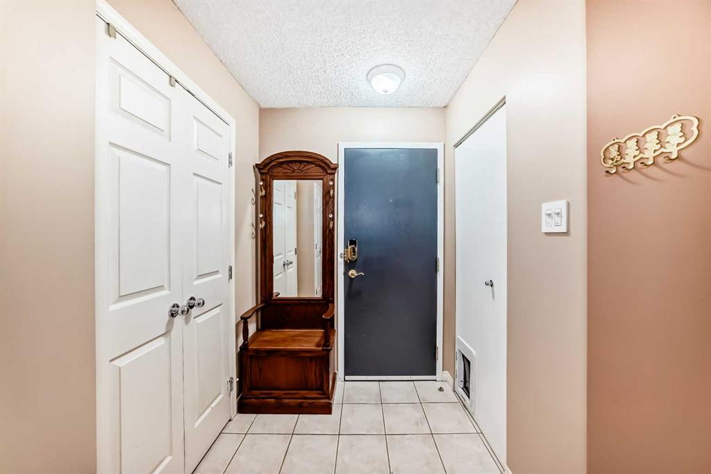 659 4 Avenue NE #208 photo 2