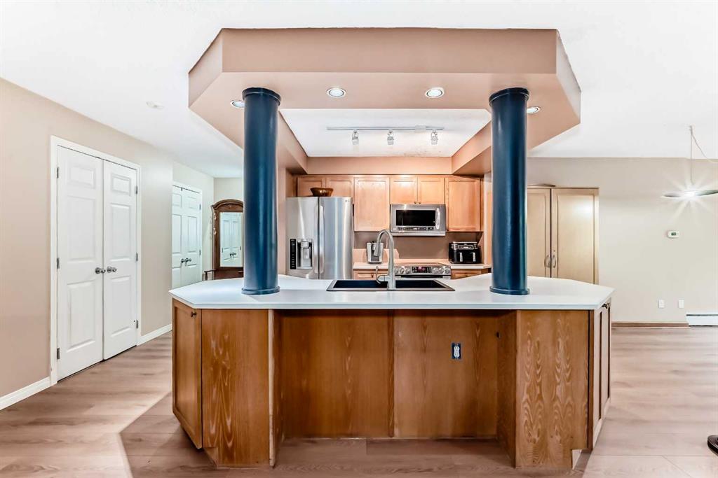 659 4 Avenue NE #208 photo 4