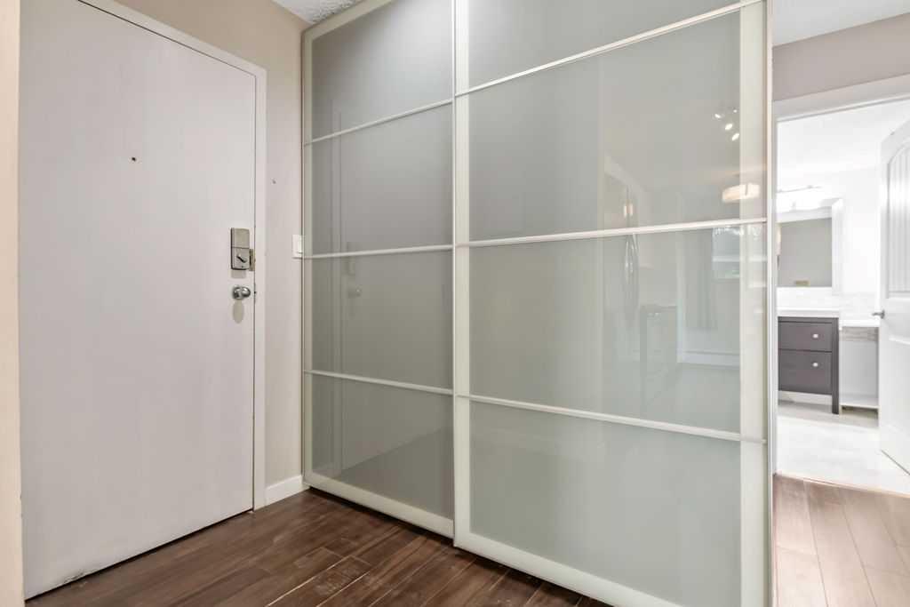 1512 16 Avenue SW #204 photo 3