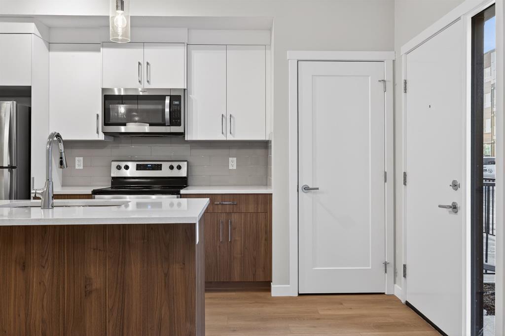 400 BELMONT Street SW #203 photo 3