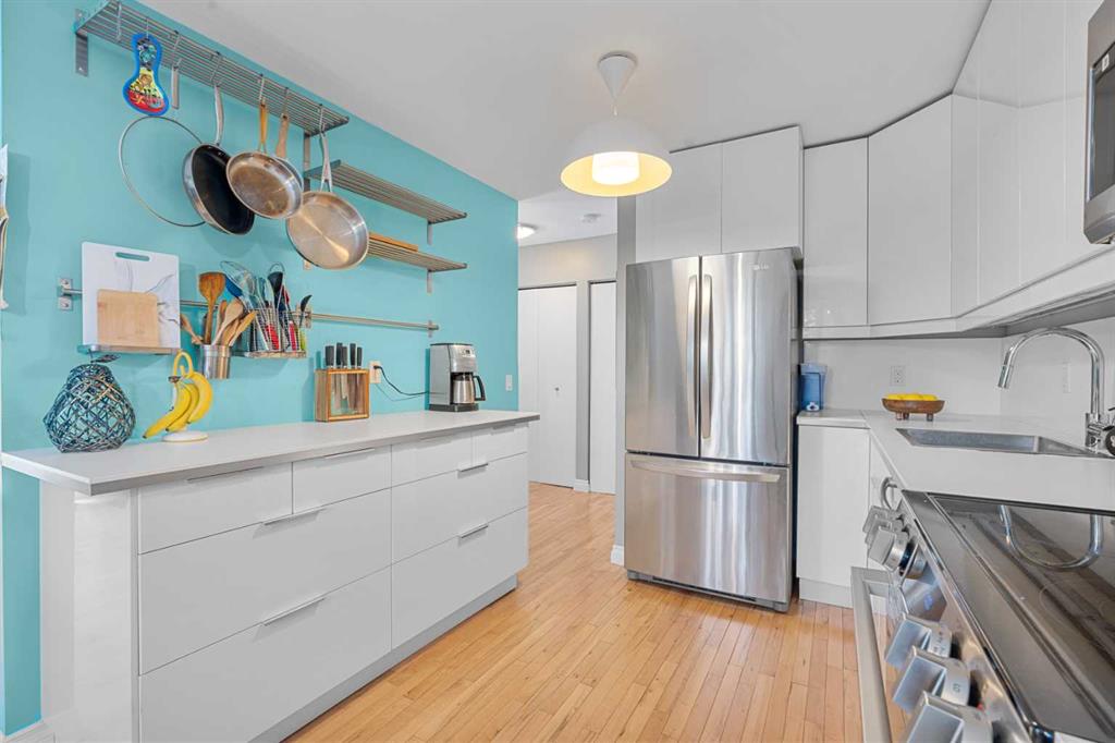 1739 24A Street SW #7 photo 4