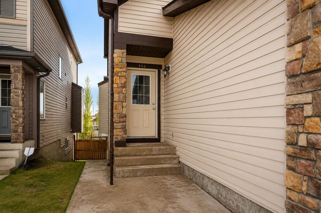 102 Kincora Glen Mews NW photo 2