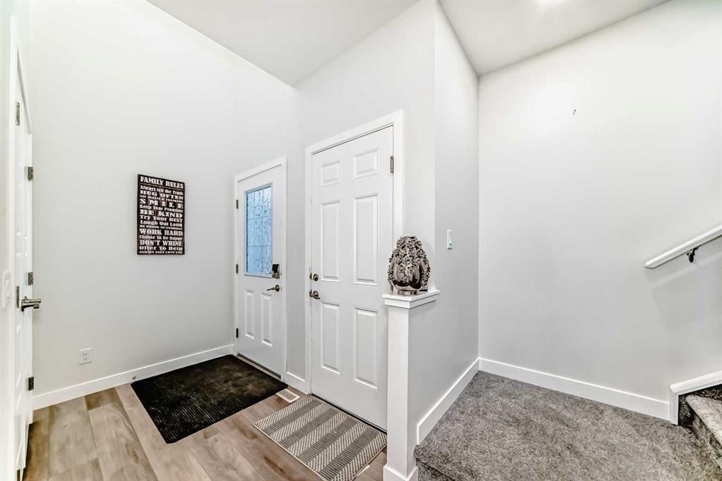 453 Corner Meadows Way NE photo 4