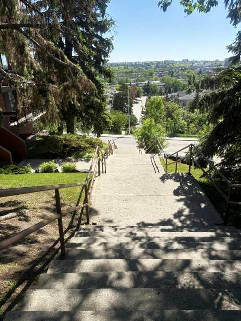 334 3 Avenue NE photo 5