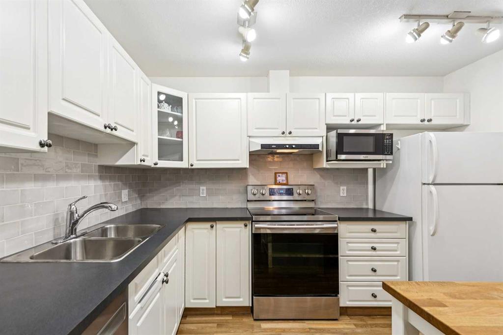 649 Marsh Road NE #101 photo 4