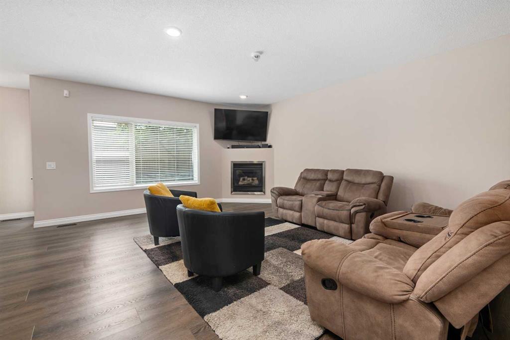 60 Chapala Square SE photo 3