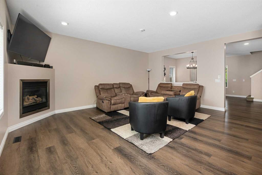 60 Chapala Square SE photo 4